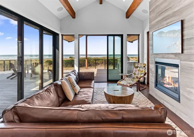 Photo 2 of Single family home for sale at 911 Dune Crst, Westport, WA 98595 | MLS# NWM2493723 | Listing updated on 2026-09-28