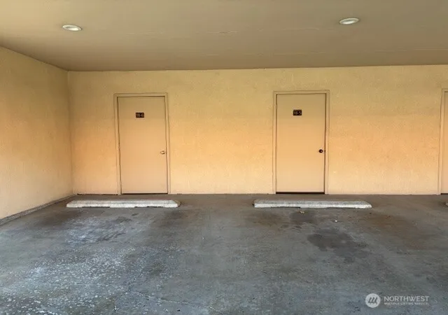 Photo 3 of Condo for sale at 100 Lake Chelan Shrs Dr #18-5, Chelan, WA 98816 | MLS# NWM2493751 | Listing updated on 2026-09-30