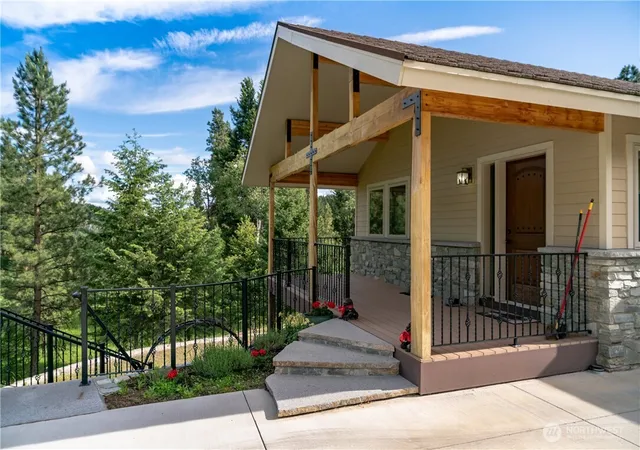 Photo 3 of Single family home for sale at 54 Spring Meadow Ln, Oroville, WA 98844 | MLS# NWM2493922 | Listing updated on 2026-09-17