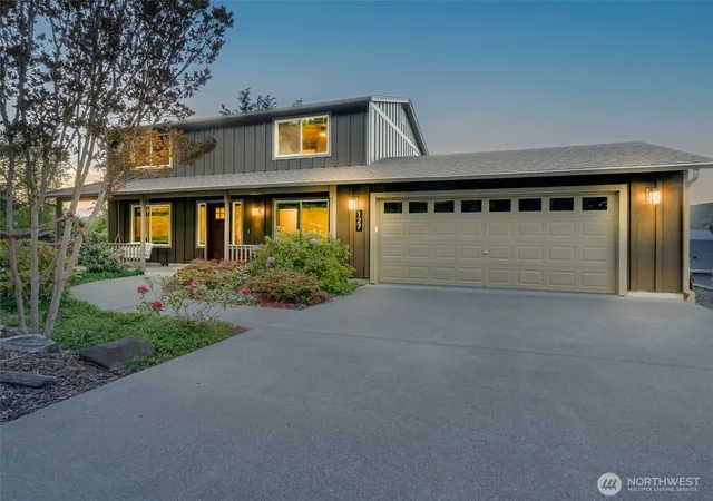 Photo 2 of Single family home for sale at 127 Lake Ter Dr, Mossyrock, WA 98564 | MLS# NWM2493940 | Listing updated on 2026-09-28
