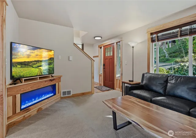 Photo 4 of Single family home for sale at 127 Lake Ter Dr, Mossyrock, WA 98564 | MLS# NWM2493940 | Listing updated on 2026-09-28