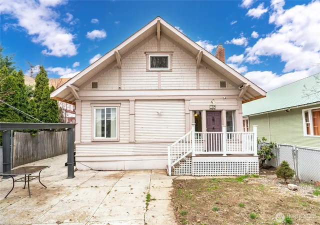 Multi family home for sale at 110 N Delaware Ave #A/B, Wenatchee, WA 98801 | MLS# NWM2493956