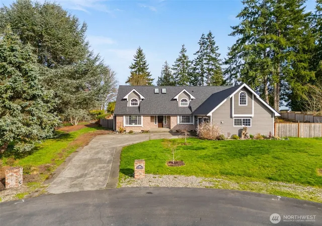 Photo 3 of Single family home for sale at 2308 Windjammer Ct Nw, Olympia, WA 98502 | MLS# NWM2494250 | Listing updated on 2026-09-17