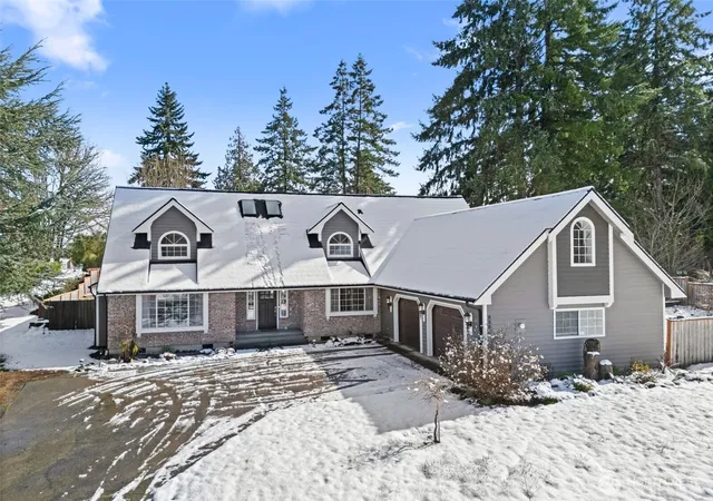 Photo 3 of Single family home for sale at 2308 Windjammer Ct NW, Olympia, WA 98502 | MLS# NWM2494250 | Listing updated on 2026-09-17