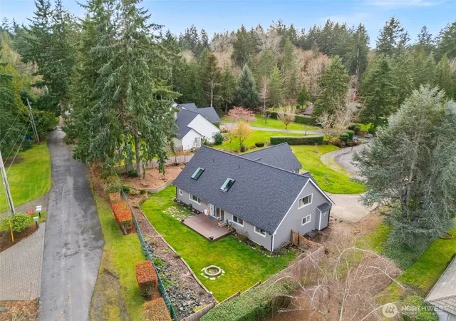 Photo 4 of Single family home for sale at 2308 Windjammer Ct NW, Olympia, WA 98502 | MLS# NWM2494250 | Listing updated on 2026-09-17