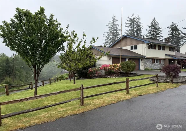 Photo 3 of Single family home for sale at 1120 N Fairfield St, Aberdeen, WA 98520 | MLS# NWM2494255 | Listing updated on 2026-09-17