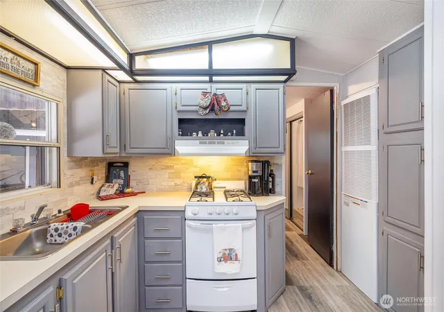 Photo 4 of Manufactured home for sale at 1075 Birch Ln, Maple Falls, WA 98266 | MLS# NWM2494306 | Listing updated on 2026-09-21