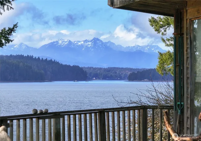 Photo 3 of Single family home for sale at 820 E Burgundy Rd, Shelton, WA 98584 | MLS# NWM2494594 | Listing updated on 2026-09-17