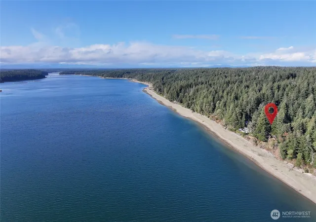 Photo 4 of Single family home for sale at 820 E Burgundy Rd, Shelton, WA 98584 | MLS# NWM2494594 | Listing updated on 2026-09-17