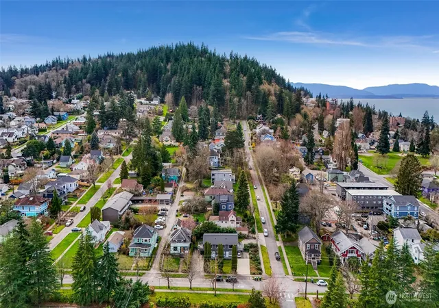Photo 2 of Multi family home for sale at 800 E Maple St, Bellingham, WA 98225 | MLS# NWM2494729 | Listing updated on 2026-09-26