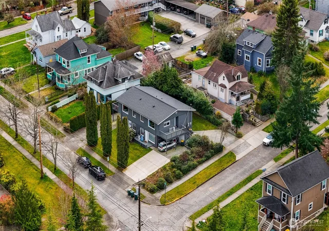 Photo 3 of Multi family home for sale at 800 E Maple St, Bellingham, WA 98225 | MLS# NWM2494729 | Listing updated on 2026-09-26
