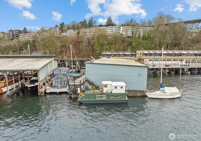 Photo 4 of Single family home for sale at 2706 Westlake Ave N #01A, Seattle, WA 98109 | MLS# NWM2494902 | Listing updated on 2026-09-30
