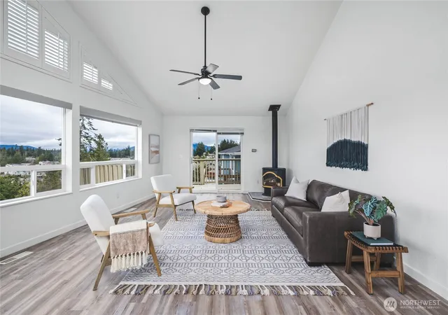 Photo 4 of Single family home for sale at 2104 Highland Dr, Anacortes, WA 98221 | MLS# NWM2495023 | Listing updated on 2026-09-17