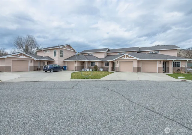 Photo 3 of Sale Pending at 111 Whitebirch Pl #C, Cashmere, WA 98815 | MLS# NWM2495069 | Listing updated on 2026-09-22
