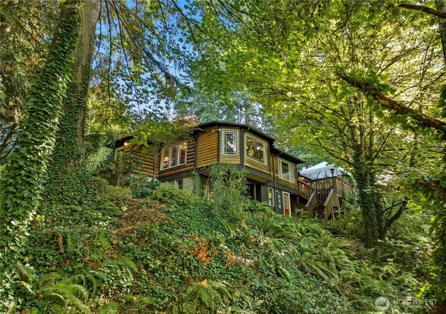 Photo 2 of Single family home for sale at 6017 64th Street W, University Place, WA 98467 | MLS# NWM2495097 | Listing updated on 2026-09-17
