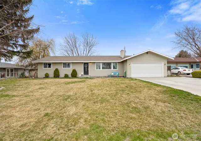 Photo 1 of Single family home for sale at 915 E Elsinore St, Othello, WA 99344 | MLS# NWM2495166 | Listing updated on 2026-09-25