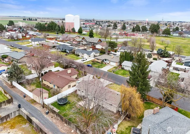 Photo 3 of Single family home for sale at 915 E Elsinore St, Othello, WA 99344 | MLS# NWM2495166 | Listing updated on 2026-09-25