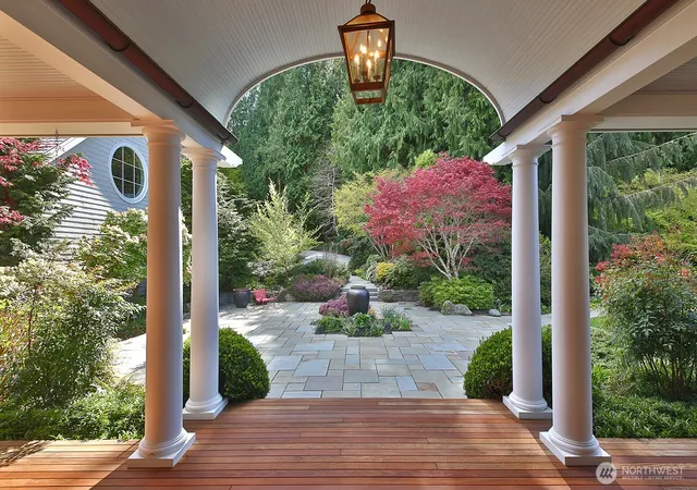 Photo 4 of Single family home for sale at 5021 Saratoga Rd, Langley, WA 98260 | MLS# NWM2495373 | Listing updated on 2026-09-17