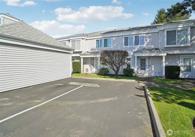 Photo 2 of Townhouse for sale at 23628 55th Place S #15-3, Kent, WA 98032 | MLS# NWM2495425 | Listing updated on 2026-09-17