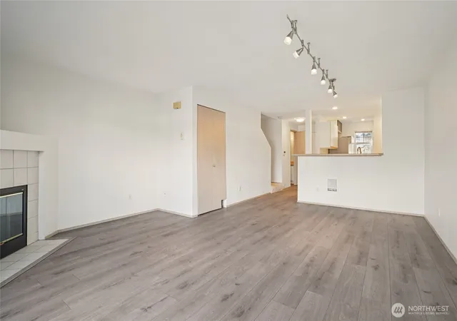 Photo 4 of Townhouse for sale at 23628 55th Place S #15-3, Kent, WA 98032 | MLS# NWM2495425 | Listing updated on 2026-09-17
