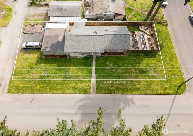 Photo 3 of Single family home for sale at 1717 S F St, Port Angeles, WA 98363 | MLS# NWM2495559 | Listing updated on 2026-09-29