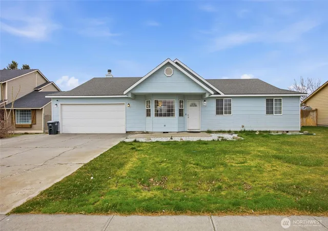 Photo 1 of Single family home for sale at 112 W Belmont Ave, Moses Lake, WA 98837 | MLS# NWM2495598 | Listing updated on 2026-09-17