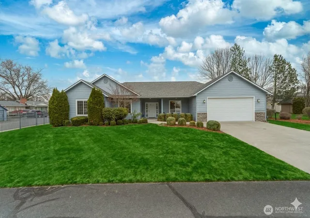 Photo 2 of Single family home for sale at 803 Se Vintage Way, College Place, WA 99324 | MLS# NWM2495663 | Listing updated on 2026-09-17