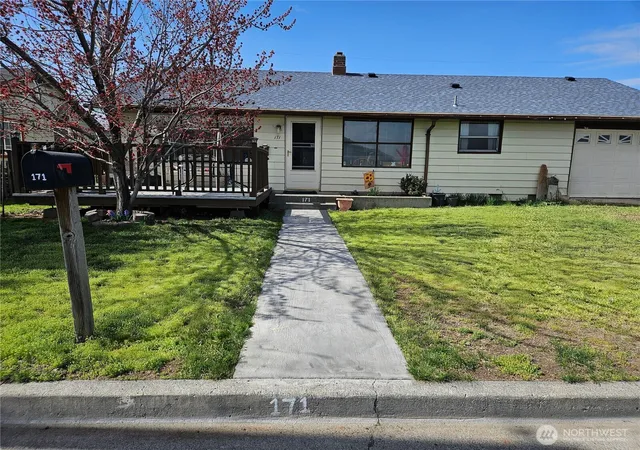 Photo 1 of Single family home for sale at 171 Ivy St Se, Ephrata, WA 98823 | MLS# NWM2495831 | Listing updated on 2026-09-24