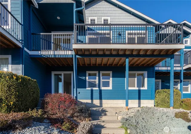 Photo 2 of Townhouse for sale at 744 Wapato Way #B, Manson, WA 98831 | MLS# NWM2495861 | Listing updated on 2026-09-17