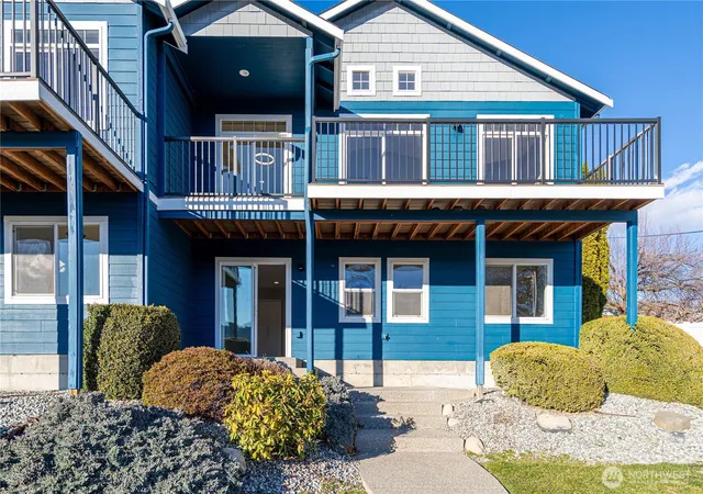 Photo 2 of Townhouse for sale at 744 Wapato Way #C, Manson, WA 98831 | MLS# NWM2495877 | Listing updated on 2026-09-17