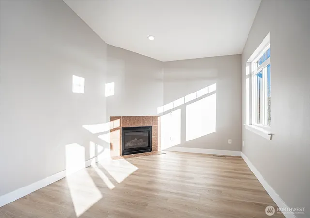 Photo 3 of Townhouse for sale at 744 Wapato Way #C, Manson, WA 98831 | MLS# NWM2495877 | Listing updated on 2026-09-17