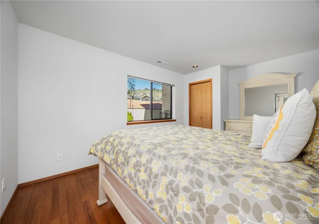 Photo 4 of Condo for sale at 100 Lake Chelan Shrs Dr #18-8, Chelan, WA 98816 | MLS# NWM2495905 | Listing updated on 2026-09-17