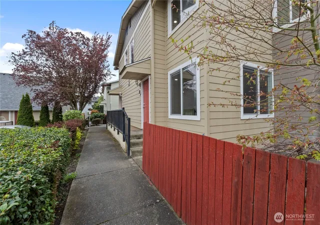 Photo 2 of Condo for sale at 2902 13th Street #3B, Everett, WA 98201 | MLS# NWM2496012 | Listing updated on 2026-09-17