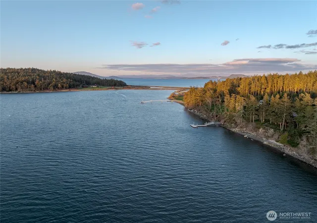 Photo 4 of Manufactured home for sale at 385 Doe Run, Lopez Island, WA 98261 | MLS# NWM2496020 | Listing updated on 2026-09-17