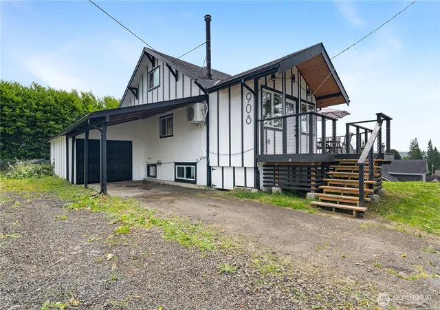 Photo 2 of Single family home for sale at 908 N Jeffries St, Aberdeen, WA 98520 | MLS# NWM2496034 | Listing updated on 2026-09-17