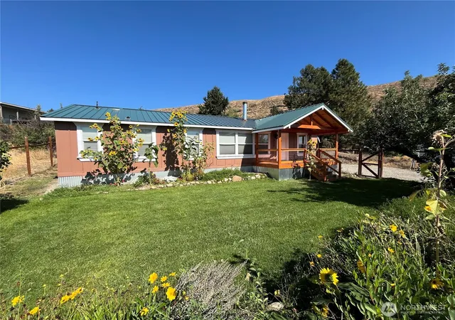 Photo 3 of Manufactured home for sale at 920 Castle Ave, Winthrop, WA 98862 | MLS# NWM2496051 | Listing updated on 2026-09-17