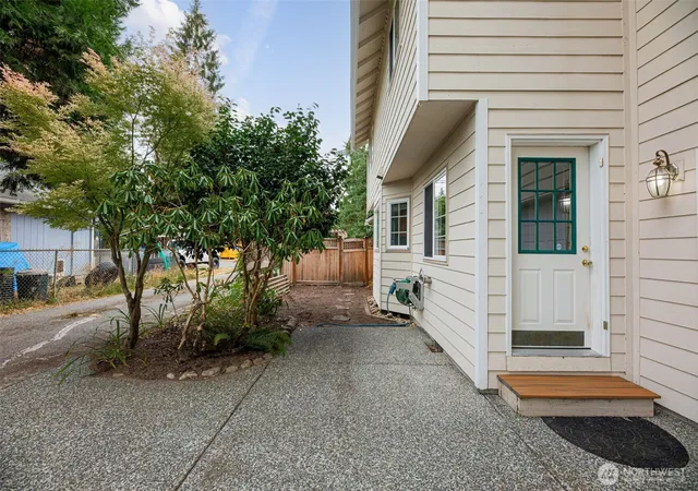 Photo 3 of Single family home for sale at 115 Long St, Snohomish, WA 98290 | MLS# NWM2496185 | Listing updated on 2026-09-29