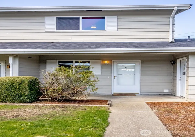 Photo 1 of Condo for sale at 12416 Southeast 272nd # C, Kent, WA 98030 | MLS# NWM2496291 | Listing updated on 2026-09-17