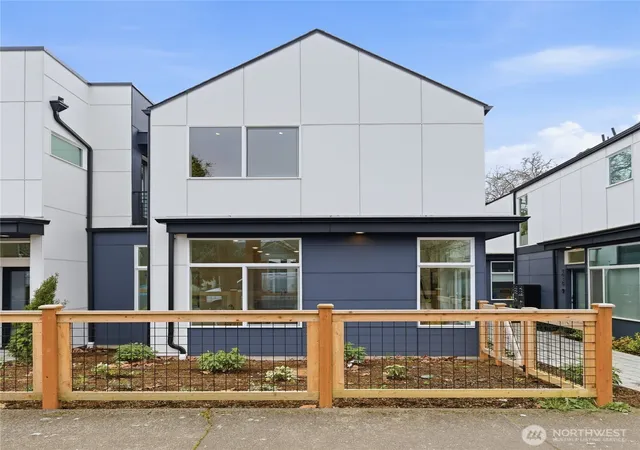 Photo 1 of Townhouse for sale at 809 S Sullivan St #B, Seattle, WA 98108 | MLS# NWM2496385 | Listing updated on 2026-09-17
