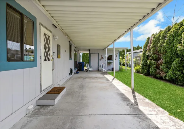 Photo 3 of Manufactured home for sale at 836 Harman Way S #76, Orting, WA 98360 | MLS# NWM2496526 | Listing updated on 2026-09-29