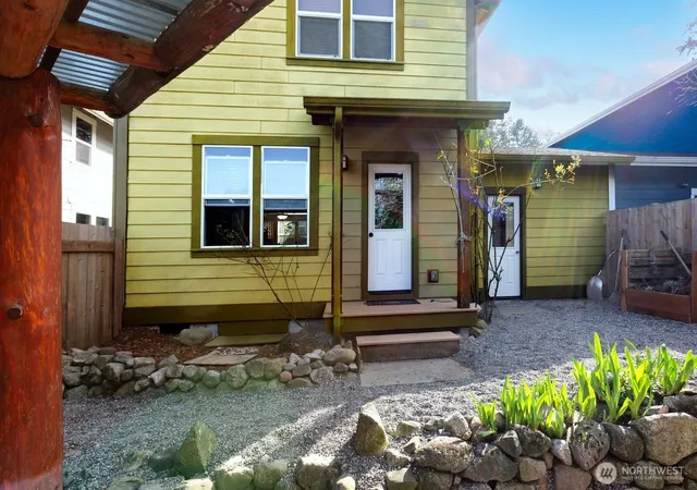 Photo 3 of Townhouse for sale at 1014 Park St #1B, Friday Harbor, WA 98250 | MLS# NWM2496649 | Listing updated on 2026-10-02