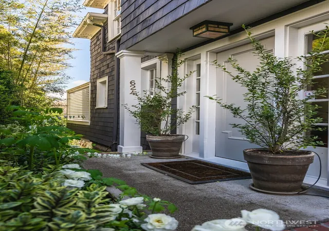 Photo 3 of Single family home for sale at 624 35th Avenue, Seattle, WA 98122 | MLS# NWM2496771 | Listing updated on 2026-09-17