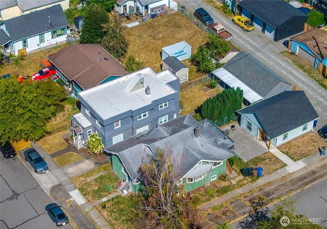 Photo 4 of Multi family home for sale at 3827 S K St, Tacoma, WA 98418 | MLS# NWM2496801 | Listing updated on 2026-09-25