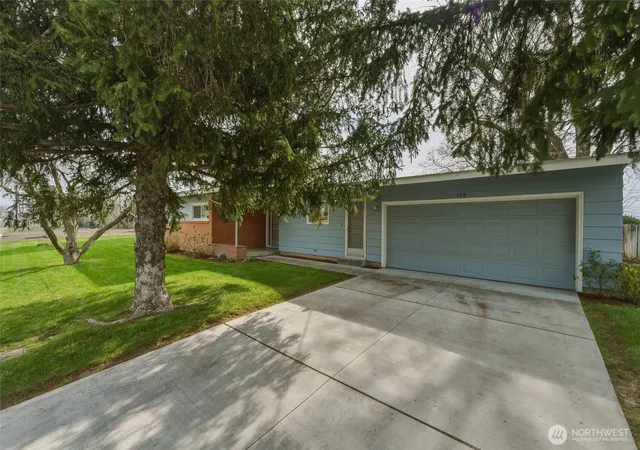 Photo 3 of Single family home for sale at 950 Se 12th Street, College Place, WA 99324 | MLS# NWM2496802 | Listing updated on 2026-09-29