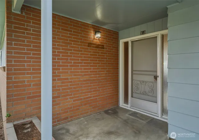 Photo 3 of Single family home for sale at 950 SE 12th Street, College Place, WA 99324 | MLS# NWM2496802 | Listing updated on 2026-09-29