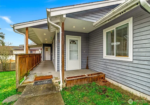 Photo 2 of Single family home for sale at 3215 19th Street, Everett, WA 98201 | MLS# NWM2496806 | Listing updated on 2026-09-17
