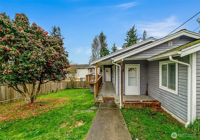 Photo 3 of Single family home for sale at 3215 19th Street, Everett, WA 98201 | MLS# NWM2496806 | Listing updated on 2026-09-17
