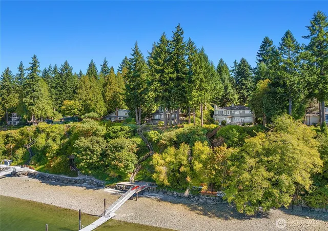 Photo 4 of Single family home for sale at 13401 Manzanita Rd NE, Bainbridge Island, WA 98110 | MLS# NWM2497001 | Listing updated on 2026-09-30