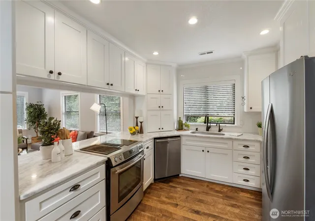 Photo 4 of Single family home for sale at 23305 98th Avenue S, Kent, WA 98031 | MLS# NWM2497117 | Listing updated on 2026-09-29