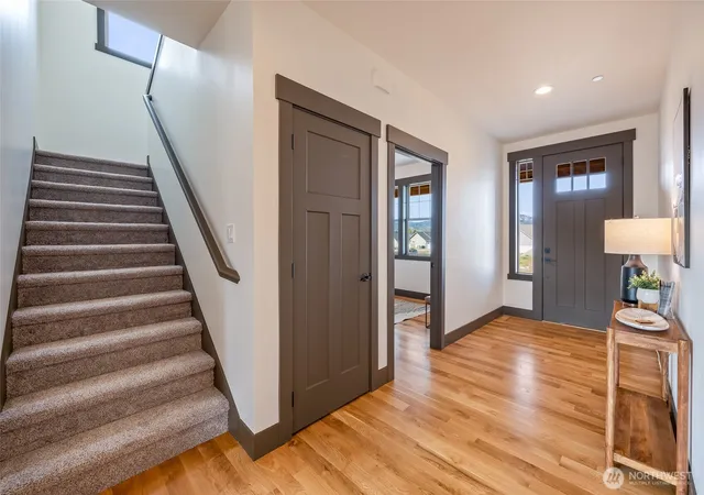 Photo 4 of Single family home for sale at 2516 Plateau Dr, East Wenatchee, WA 98802 | MLS# NWM2497292 | Listing updated on 2026-09-17